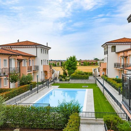 Aurora Home Сірміоне Екстер'єр фото